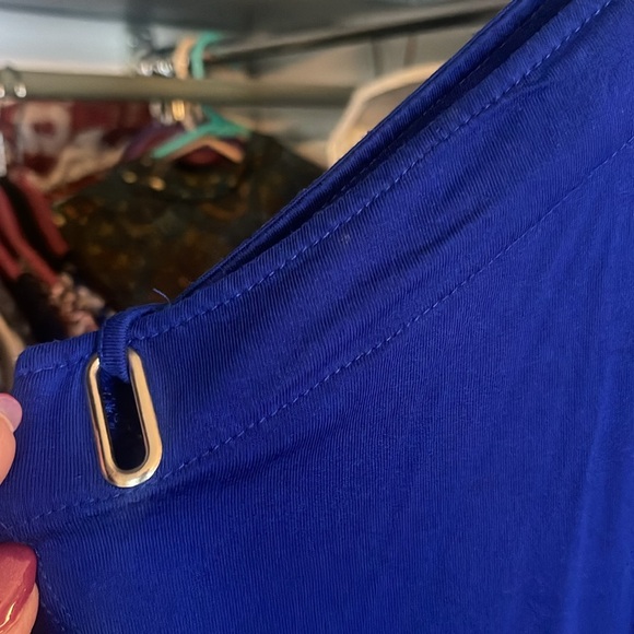 Top - Picture 2 of 2